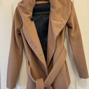 Stylish Zara wool jacket with a hood.